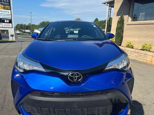 2022 Toyota C-HR XLE