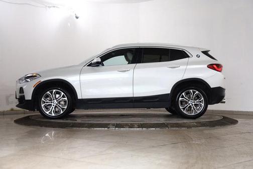Photo 2 of 32 of 2022 BMW X2 xDrive28i