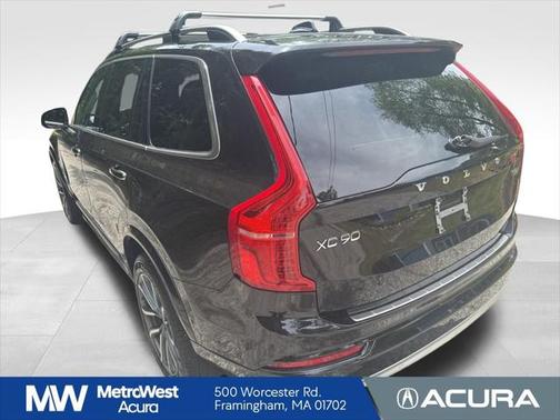 2017 Volvo XC90 T6 Momentum