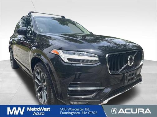 2017 Volvo XC90 T6 Momentum