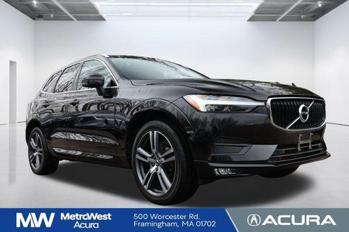 Onyx Black Metallic 2021 Volvo XC60 T5 Momentum