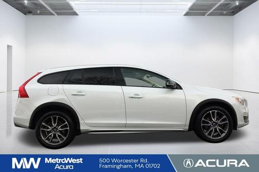 2015 Volvo V60 Cross Country T5