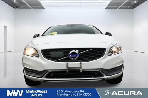 2015 Volvo V60 Cross Country T5