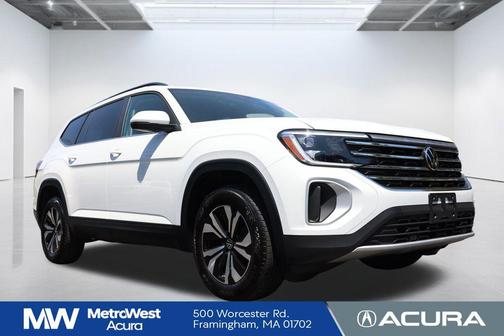 Pure White 2024 Volkswagen Atlas 2.0T SE