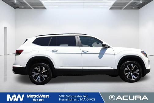 Pure White 2024 Volkswagen Atlas 2.0T SE