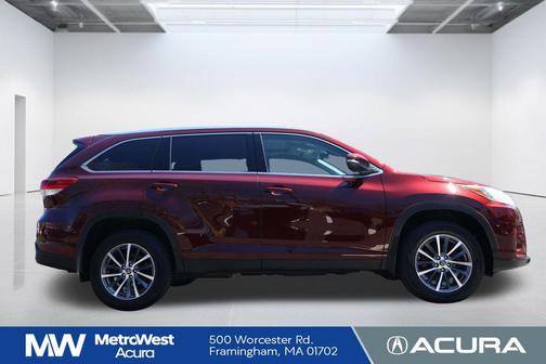 Ooh La La Rouge Mica 2019 Toyota Highlander XLE