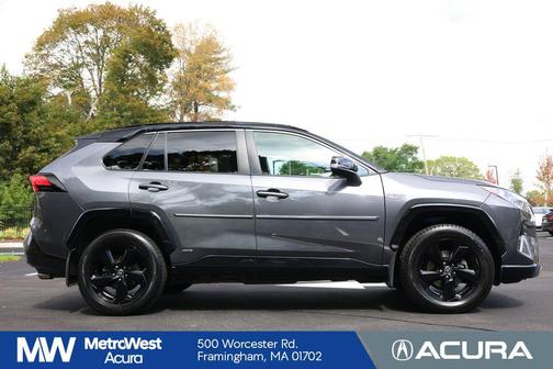 2021 Toyota RAV4 Hybrid SE