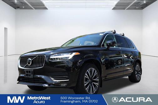 Onyx Black Metallic 2022 Volvo XC90 T5 Momentum