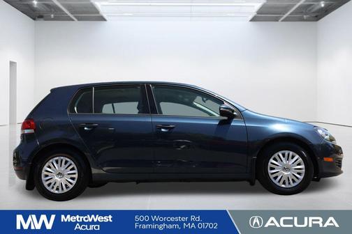 United Gray Metallic 2014 Volkswagen Golf 2.5L