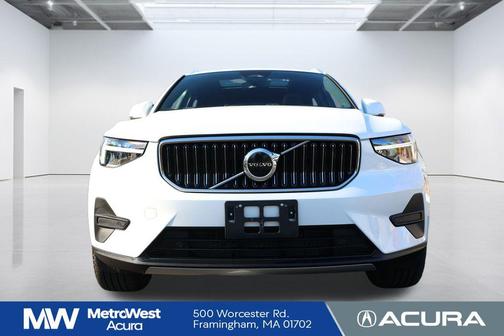 2024 Volvo XC40 B5 Core