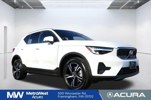 2024 Volvo XC40 B5 Core