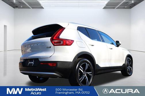 2024 Volvo XC40 B5 Core