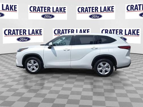 Wind Chill Pearl 2022 Toyota Highlander LE