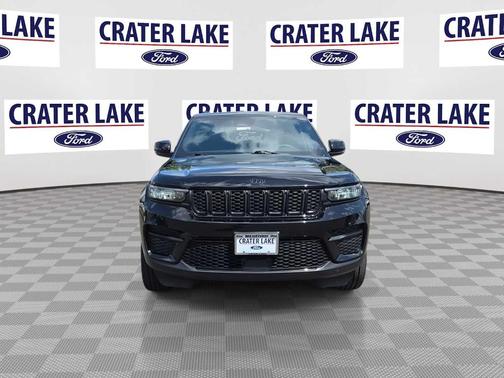 Diamond Black 2025 Jeep Grand Cherokee Laredo