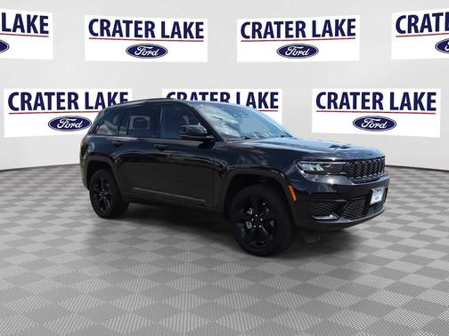 Diamond Black 2025 Jeep Grand Cherokee Laredo