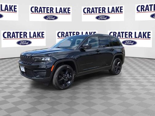 Diamond Black 2025 Jeep Grand Cherokee Laredo