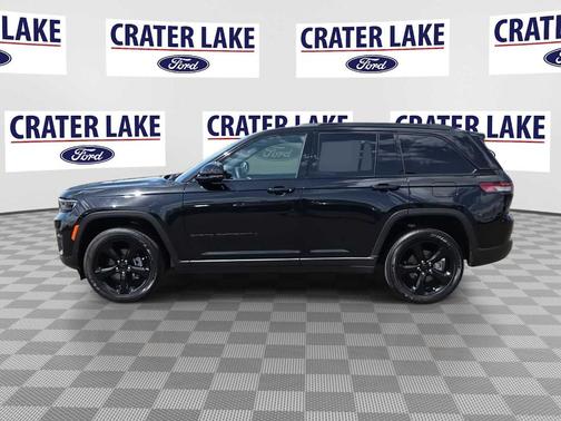 Diamond Black 2025 Jeep Grand Cherokee Laredo