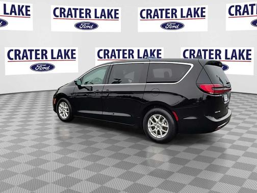 2024 Chrysler Pacifica Touring-L