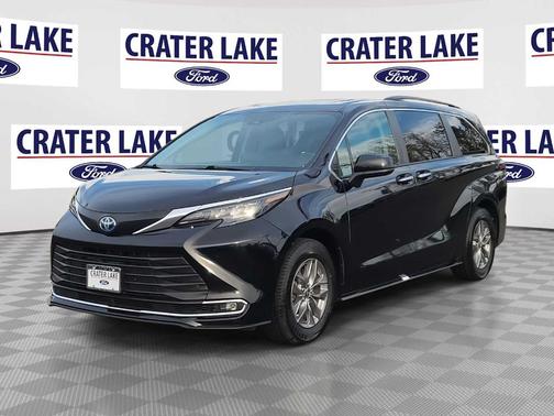 2024 Toyota Sienna XLE