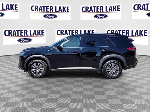 2024 Nissan Pathfinder SV