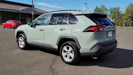 2021 Toyota RAV4 Hybrid XLE