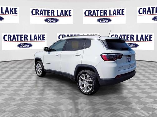 2024 Jeep Compass Latitude Lux