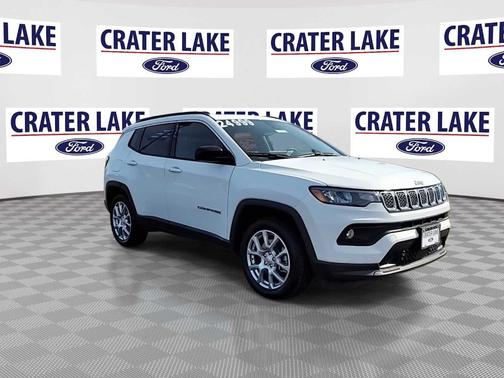2024 Jeep Compass Latitude Lux