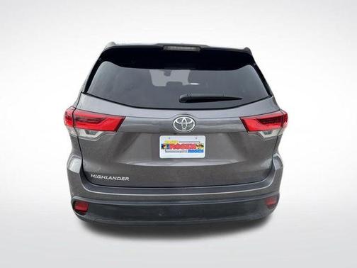 2019 Toyota Highlander LE I4
