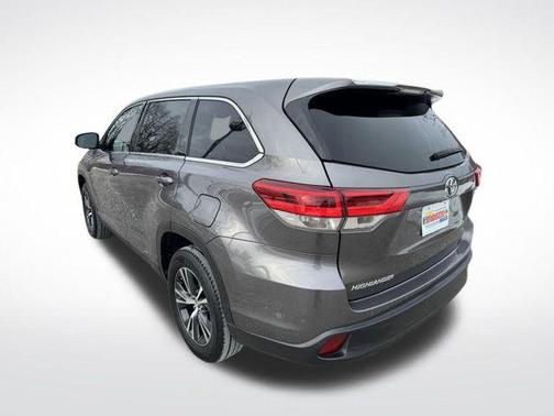 2019 Toyota Highlander LE I4