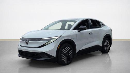 Everest White Pearl Tricoat 2026 Nissan Leaf SV+