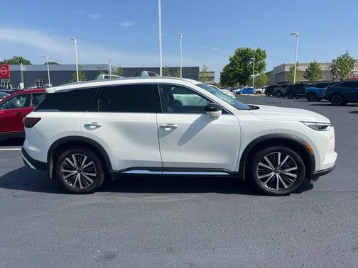 Majestic White 2025 INFINITI QX60 SENSORY