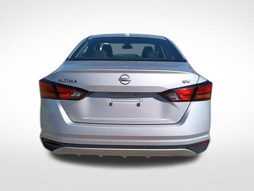 Brilliant Silver Metallic 2024 Nissan Altima 2.5 SV