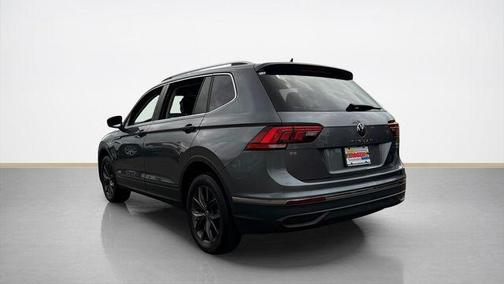 Platinum Gray Metallic 2022 Volkswagen Tiguan 2.0T SE 4MOTION