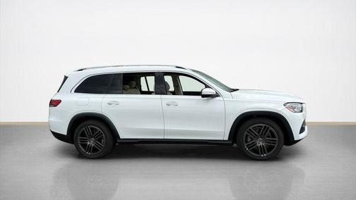 White 2022 Mercedes-Benz GLS 450 4MATIC