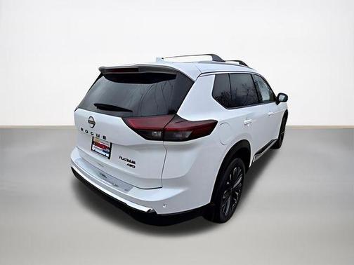 Everest White Pearl Tricoat 2026 Nissan Rogue Platinum