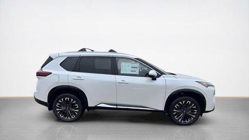Everest White Pearl Tricoat 2026 Nissan Rogue Platinum