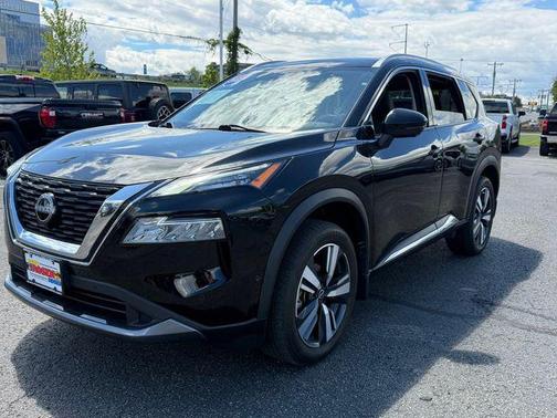 Super Black 2023 Nissan Rogue SL