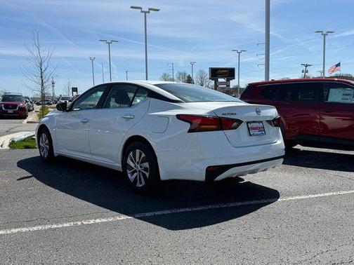 Glacier White 2025 Nissan Altima S FWD