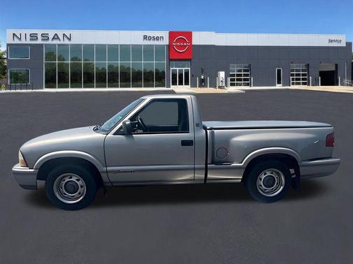 Pewter Metallic 1999 GMC Sonoma SLS