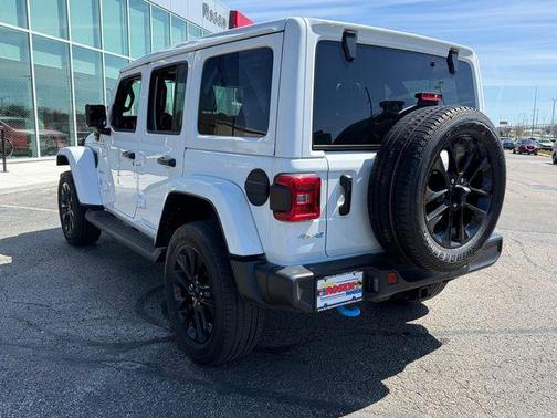 Bright White Clearcoat 2023 Jeep Wrangler 4xe Sahara