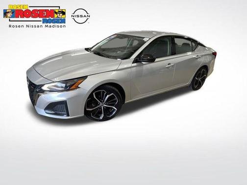 Brilliant Silver Metallic 2024 Nissan Altima SR FWD