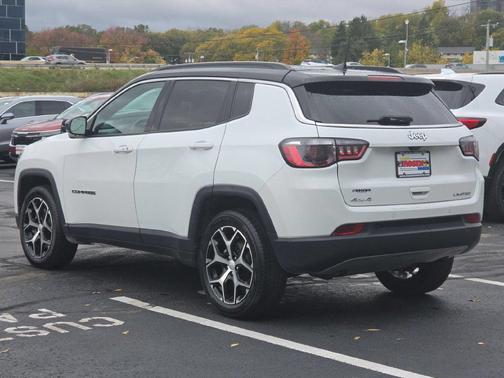 Bright White Clearcoat 2024 Jeep Compass Limited