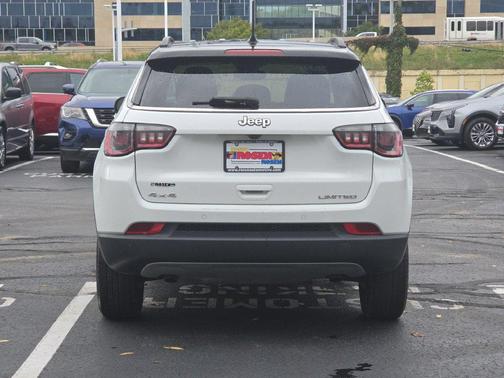 Bright White Clearcoat 2024 Jeep Compass Limited