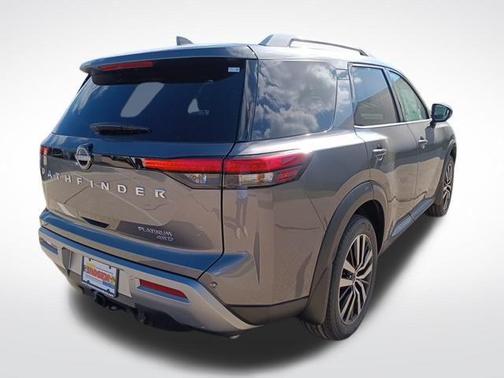 2025 Nissan Pathfinder Platinum 4WD