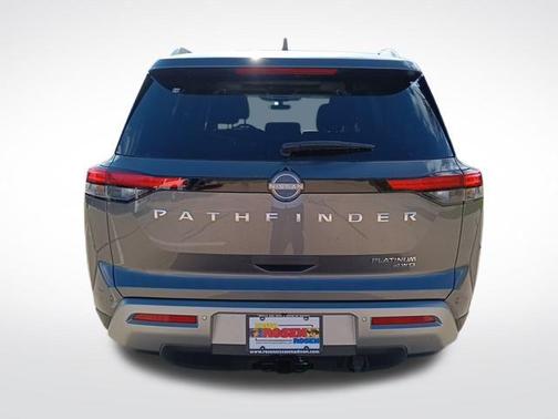 2025 Nissan Pathfinder Platinum 4WD