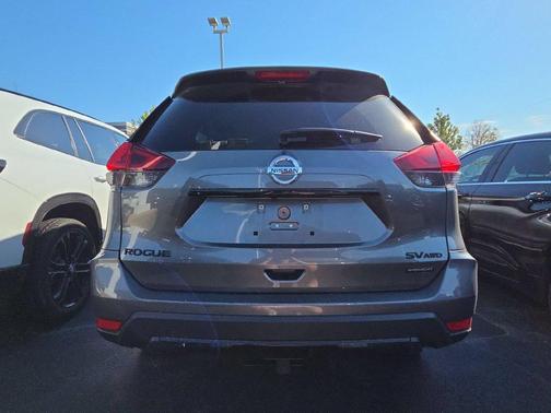 Gun Metallic 2018 Nissan Rogue SV