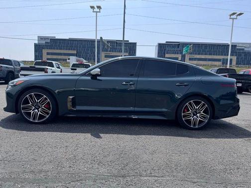 2022 Kia Stinger GT1