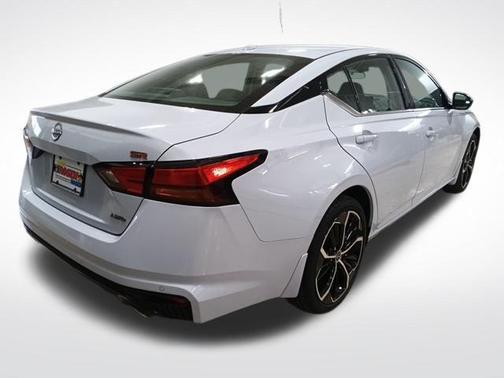 Gray Sky Pearl 2025 Nissan Altima SR AWD