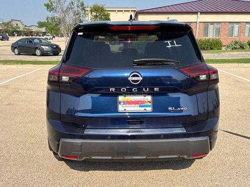 2025 Nissan Rogue SL