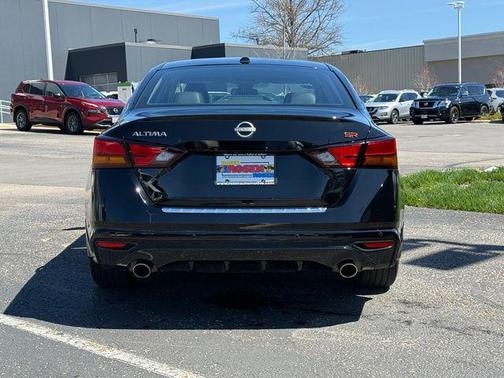Super Black Clearcoat 2023 Nissan Altima SR FWD